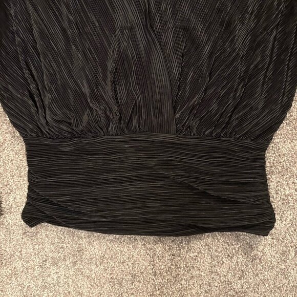 Express Women's Long Sleeve Surplice Top Size XS Black Pleated V-Neck NWT $58 - Picture 7 of 16
